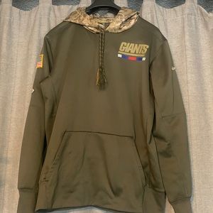 NFL giants on field apparel